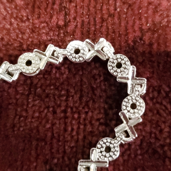 NEW XO BRACELET - Picture 3 of 4